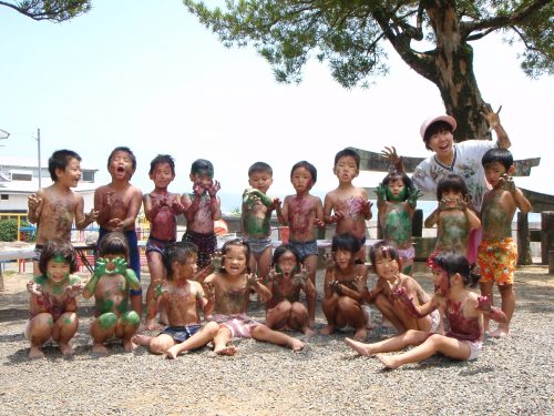 保育園　裸　夏 とみおか鍼灸接骨院 - 僕が行ってた幼稚園は夏でも冬でも男も女 ...